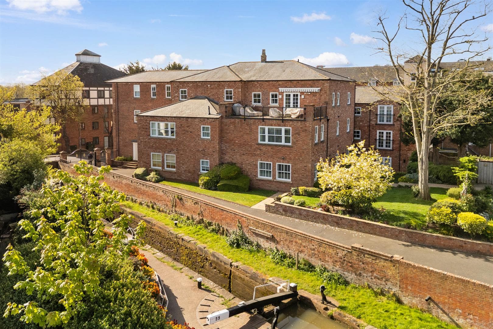 Olivers Lock, Payton Street, Stratford-Upon-Avon, CV37 6PS