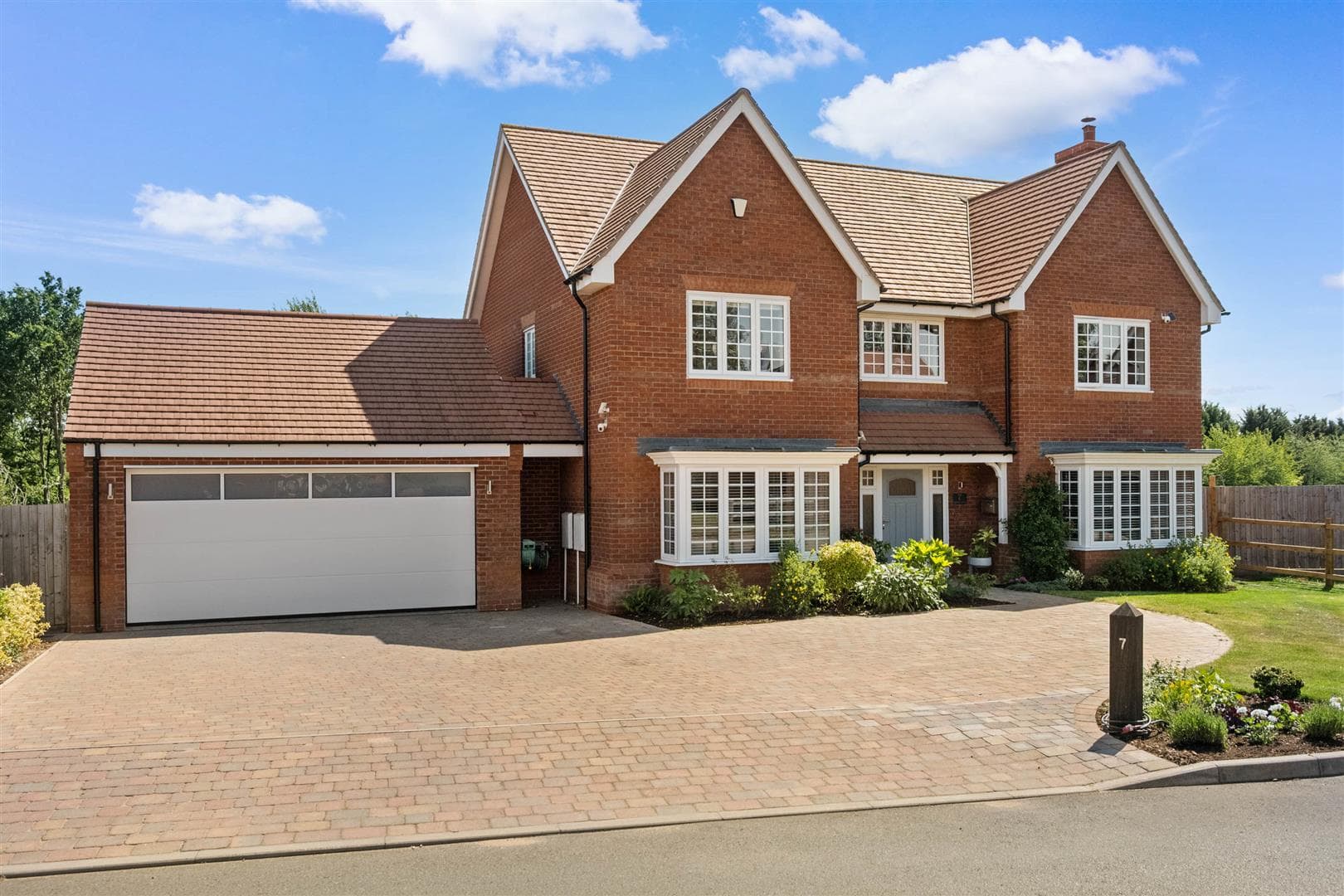 Barnes Close, Luddington, Stratford-Upon-Avon, CV37 9UA