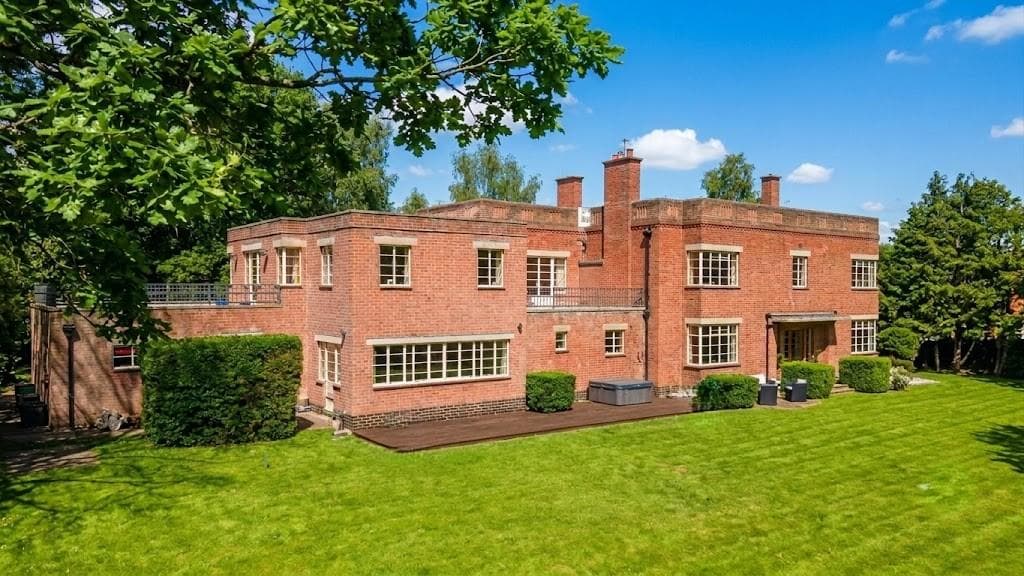 Avenue Road, Stratford-Upon-Avon, CV37 6UN