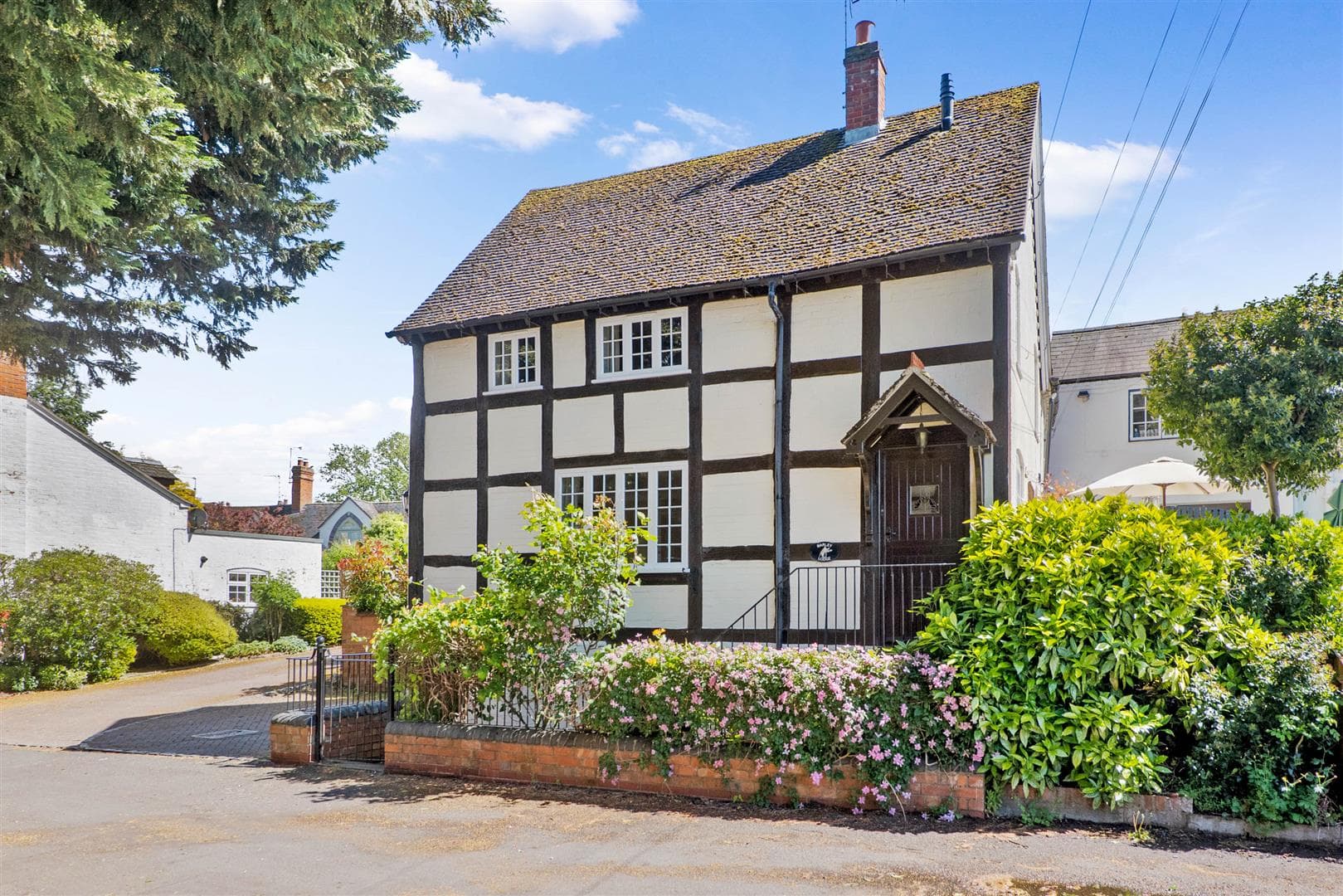 Ferry Lane, Alveston, Stratford-upon-Avon, Warwickshire, CV37 7QX