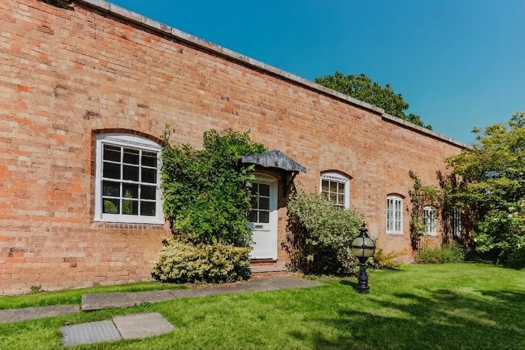 Clopton, Stratford-Upon-Avon, CV37 0QR